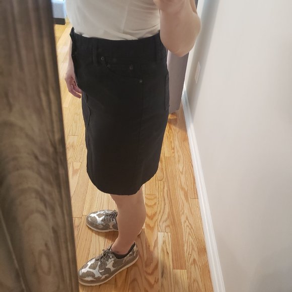 Gap Black Denim Skirt - Picture 2 of 6